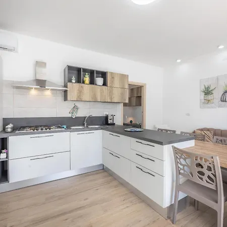 Sogno D'estate * مارينا دي مانكافيسا